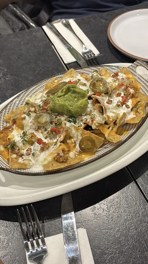 Lea Ruiz_Maya Nikkei_Maya La_review