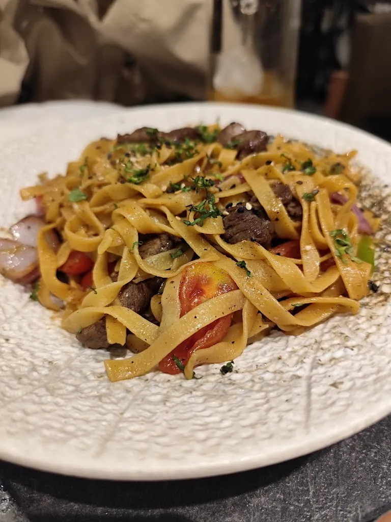 Cintia Castillo_Maya Nikkei_Maya La_review