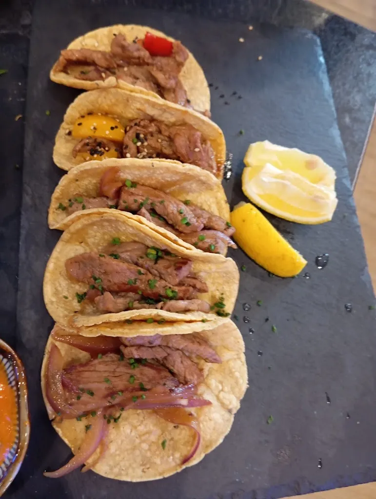 Maritza Rojas_Maya Nikkei_Maya La_review