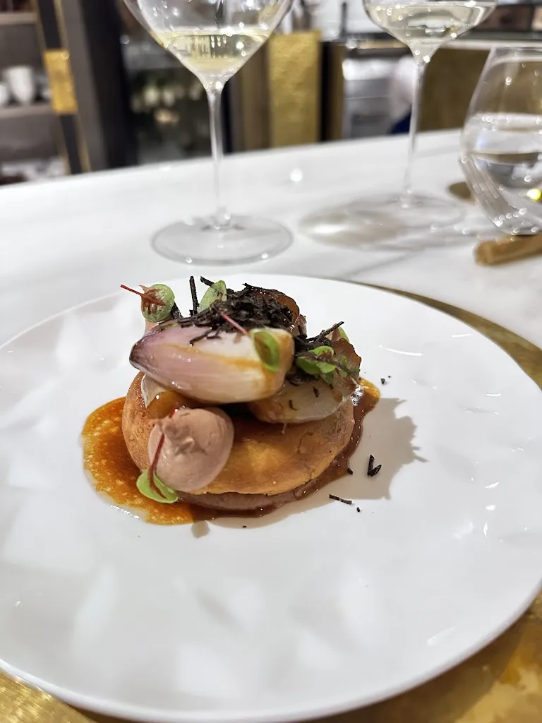 Playing Solo_Manzano El_slider_image_3