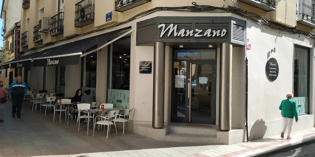 Manzano - Panadería Cafetería Pastelería restaurant in Manzano El