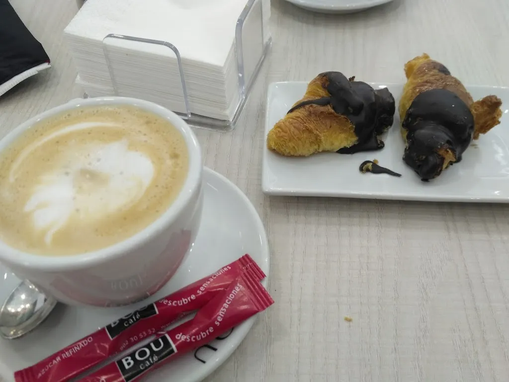 Menu_Pastelería Manolo by Hermanas Manzano_Manzano El_image_2