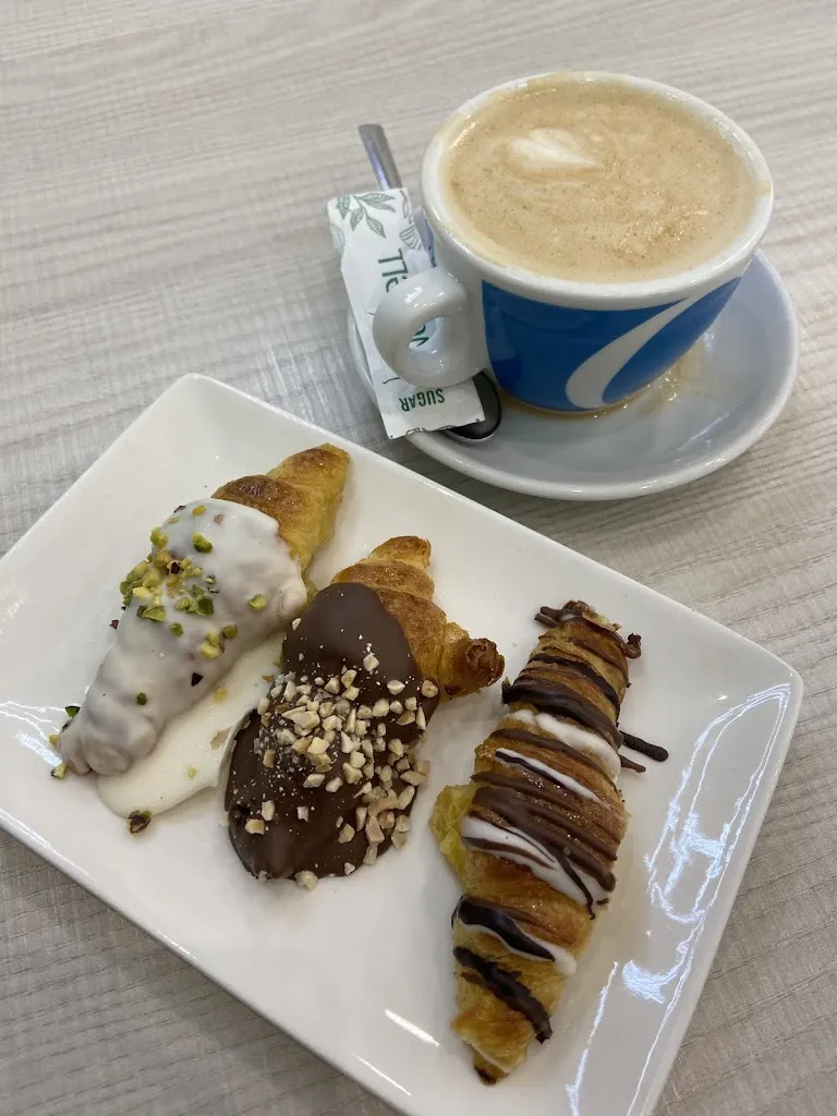 isa sanz_Pastelería Manolo by Hermanas Manzano_Manzano El_review