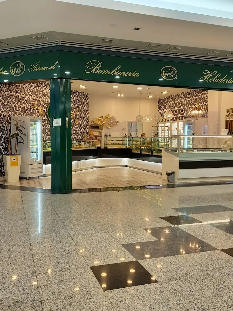 miguel angel madrid-salvador ramirez_Pastelería Manolo by Hermanas Manzano_Manzano El_review