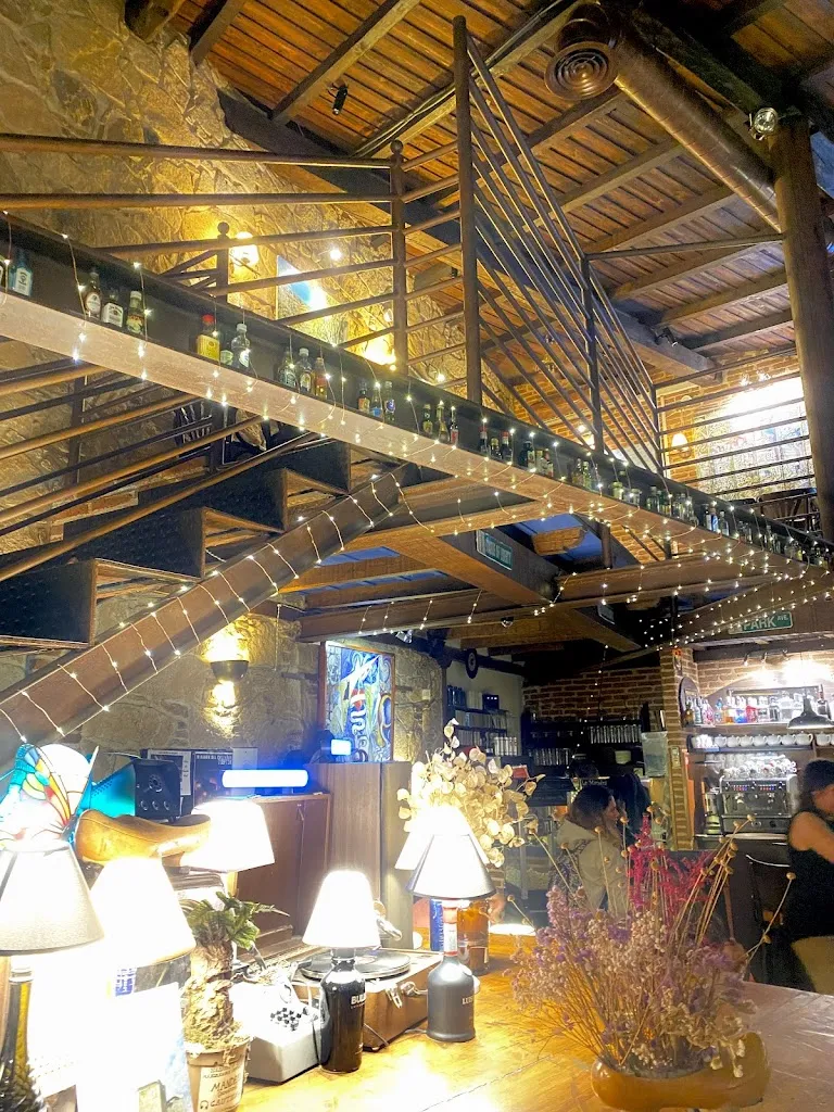 Fernando Lopez_La Mandrágora café-bar._Miranda del Castañar_recensione