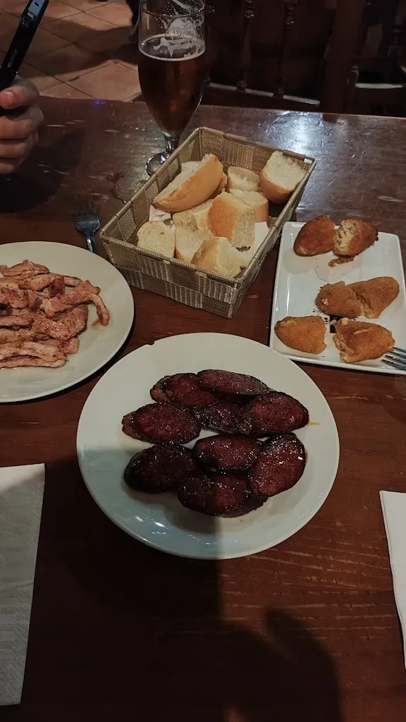 Tito Ochoa_Bar Fuente la Pila_Mogarraz_review