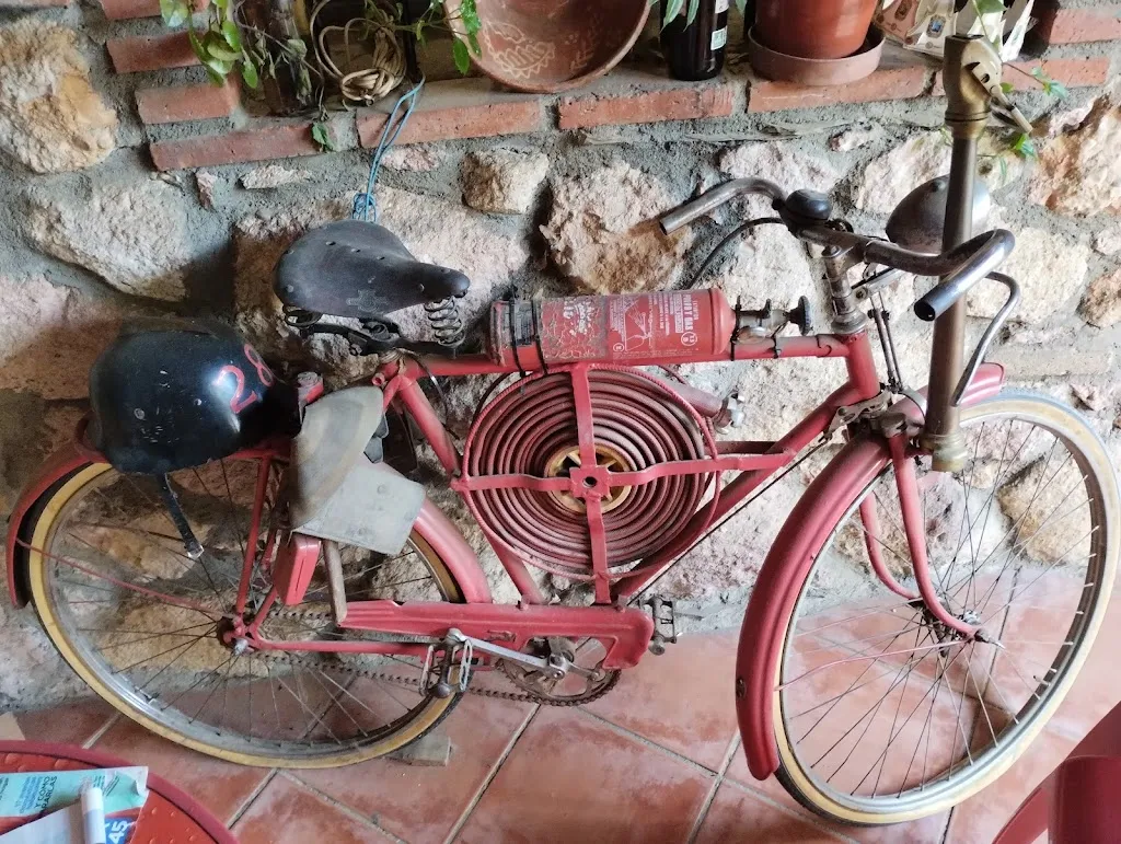 Oliver Lenz_Bar García Miguel_Monterrubio de la Sierra_review