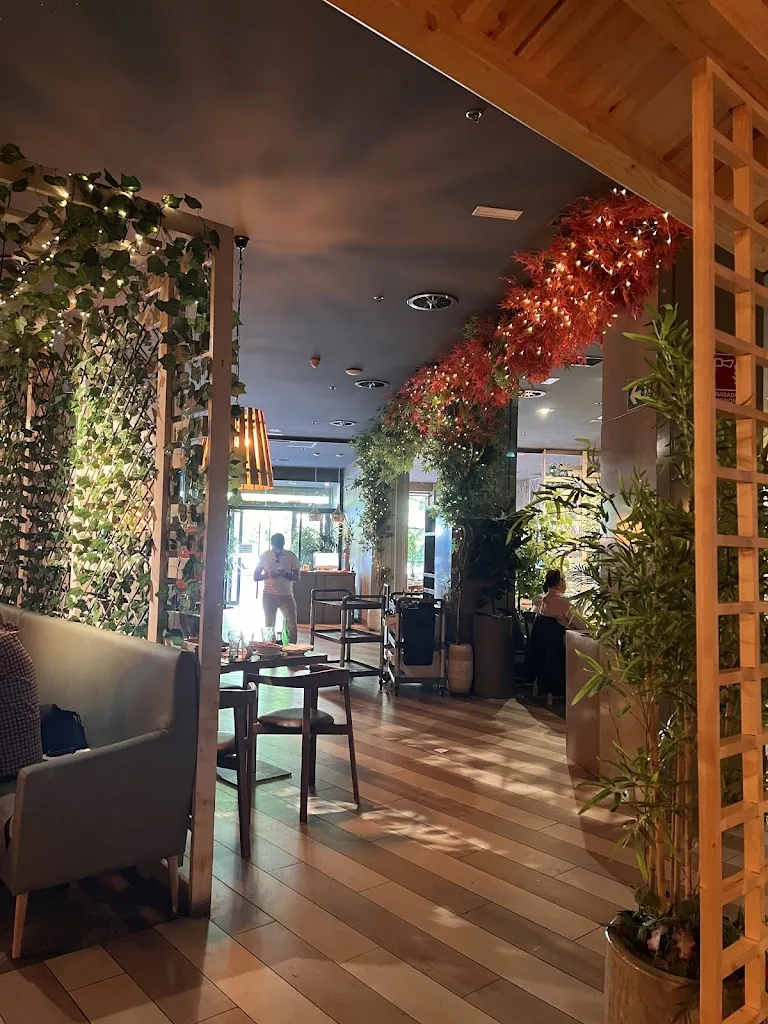 Sil Chan_SUMO Francisco Silvela_Moriscos_review