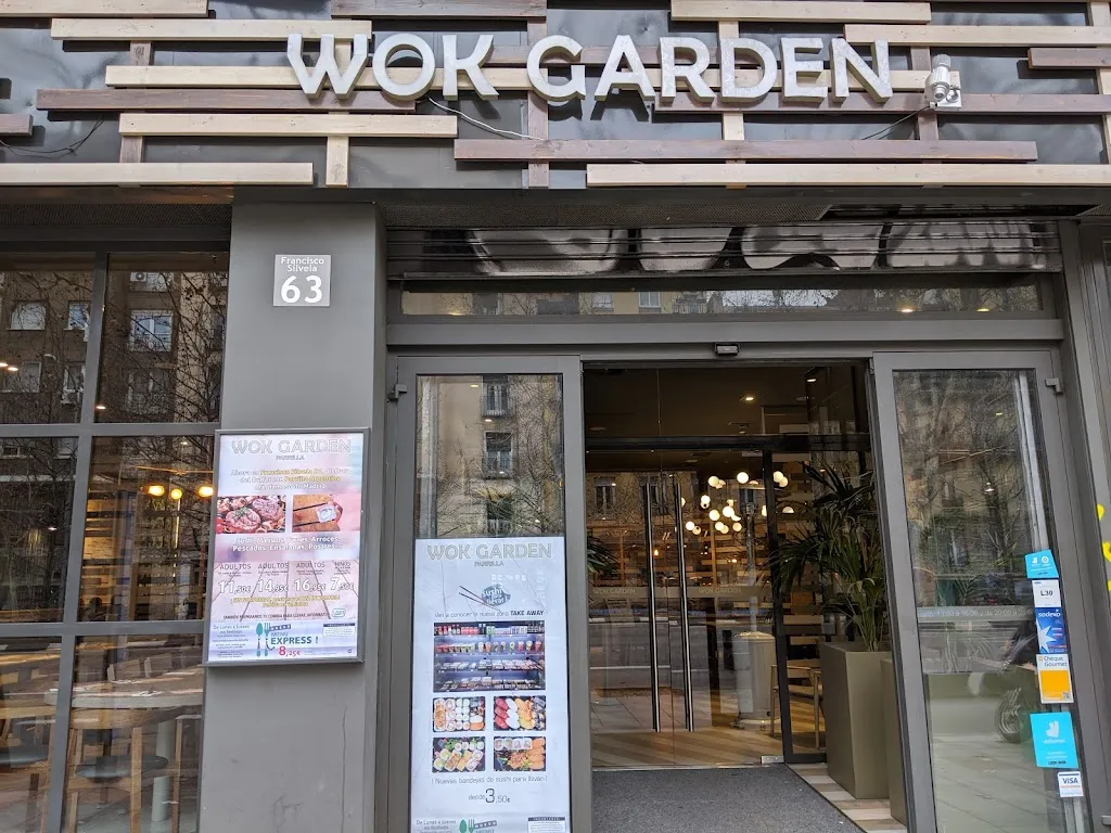 SUMO Francisco Silvela restaurant in Moriscos