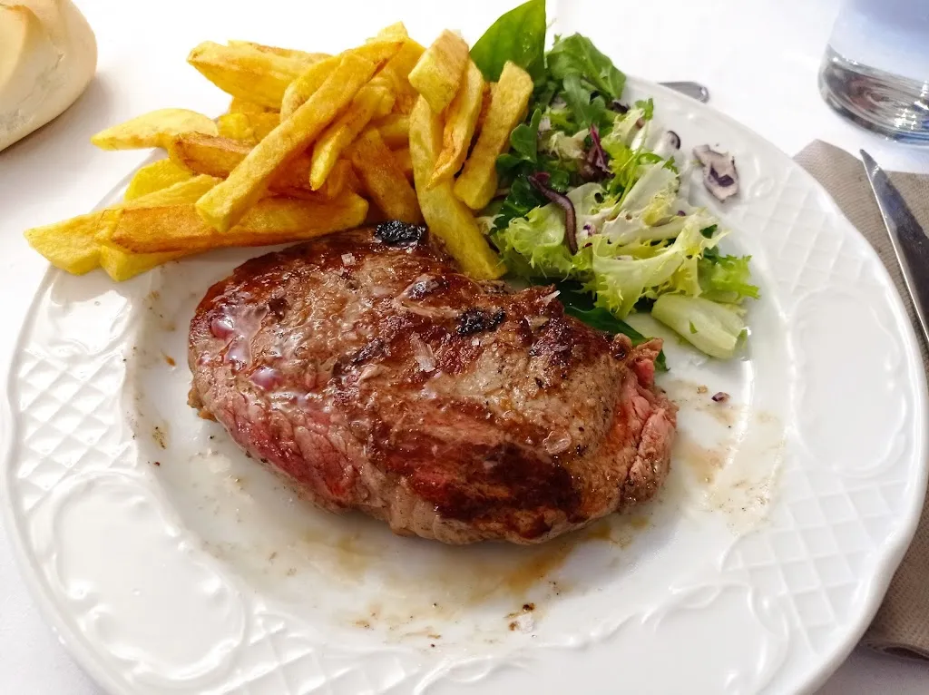 Centro de Turismo rural Vistahermosa restaurant in Navacarros