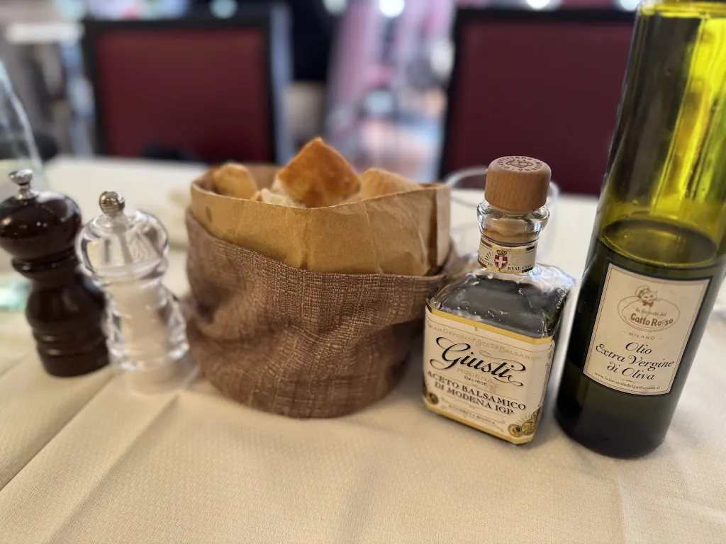 SIA LEE_La Locanda del Gatto Rosso_Milano El_recensione