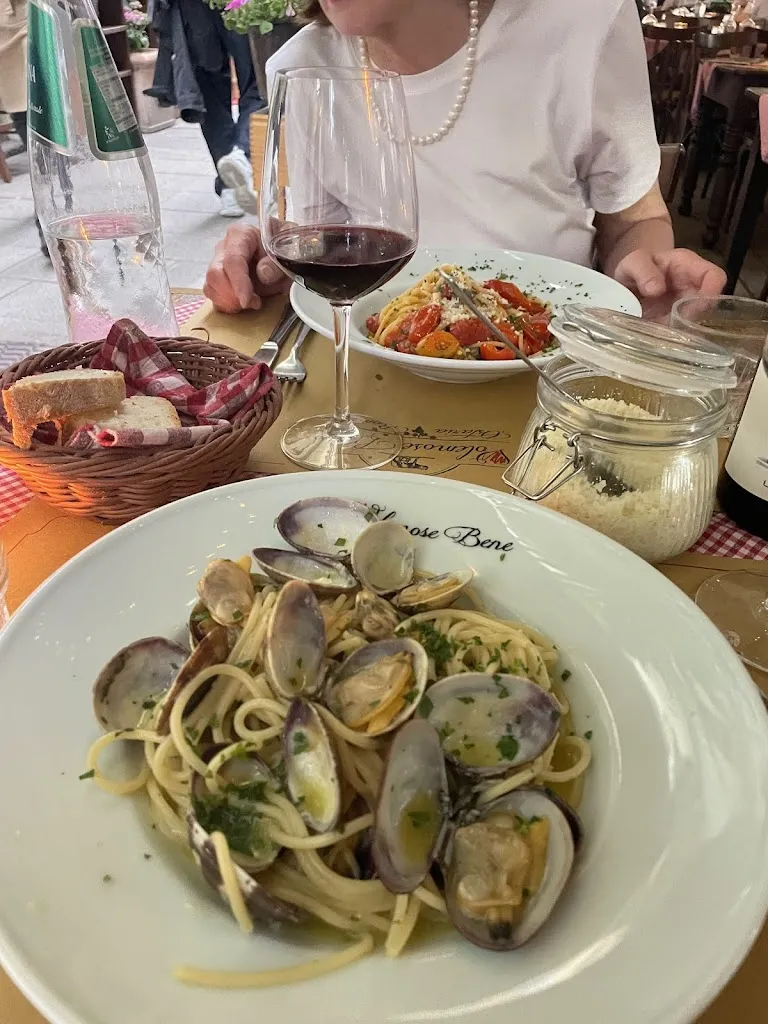 Leon King_Volemose bene_Milano El_recensione