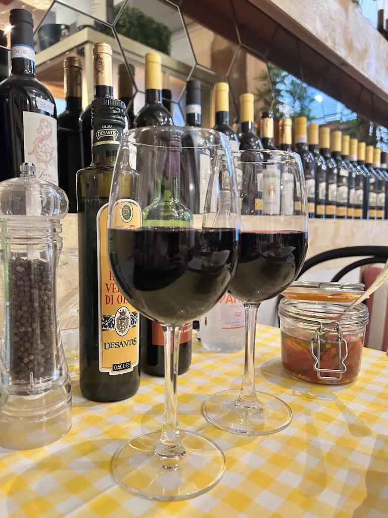 Ismaly Lorenzo Matias_La Corte di San Maurilio Duomo 1982_Milano El_review