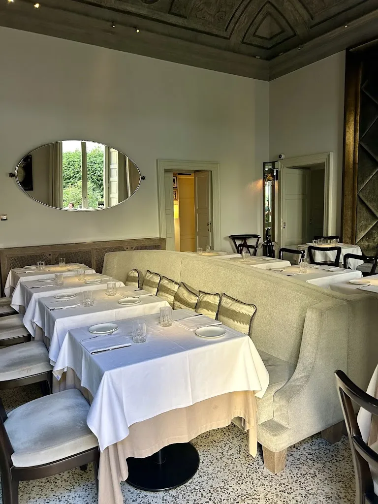 Alexander Swan_Paper Moon Giardino_Milano El_review