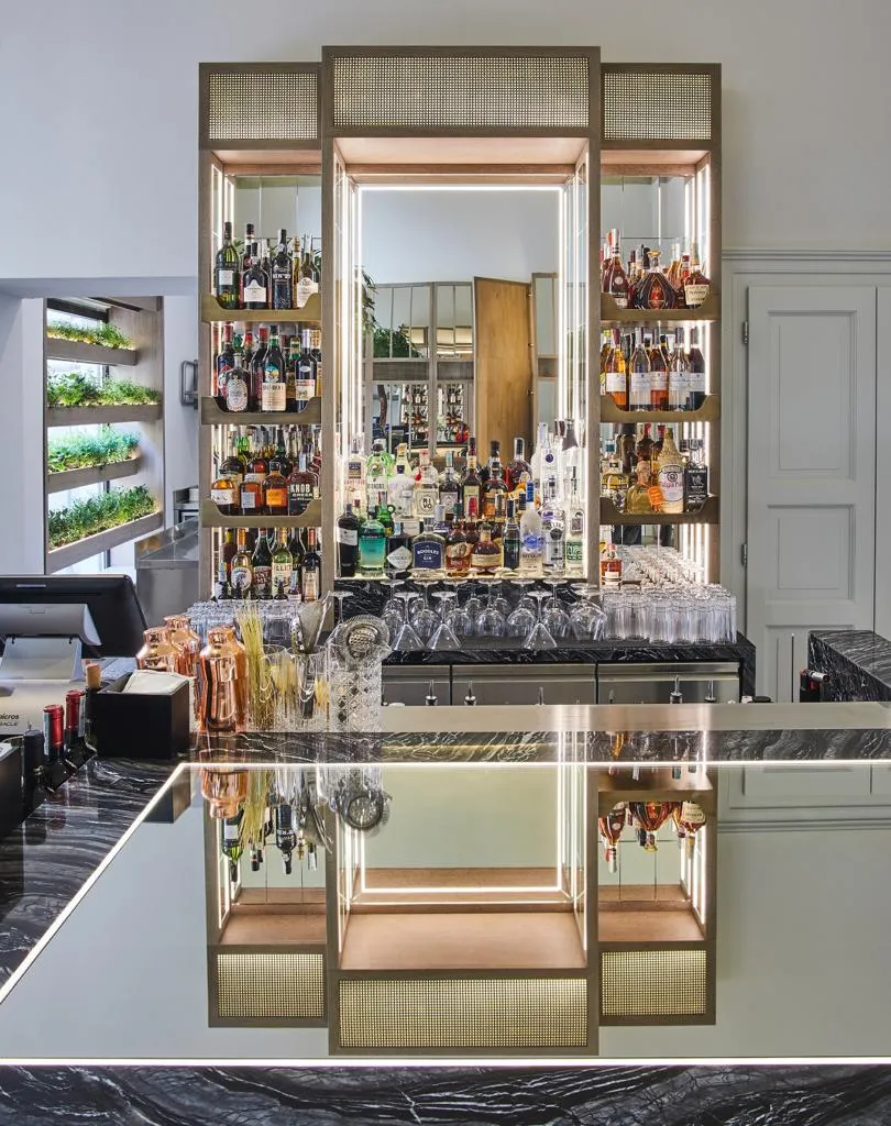 Paper Moon Giardino restaurant in Milano El