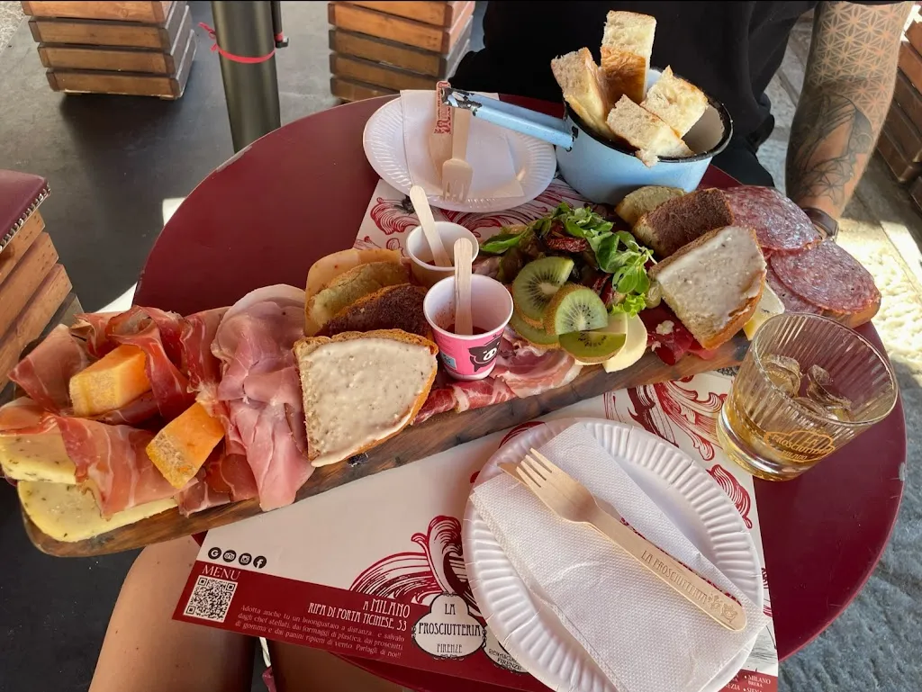 Jenny Sofia_La Prosciutteria Milano Navigli_Milano El_recensione