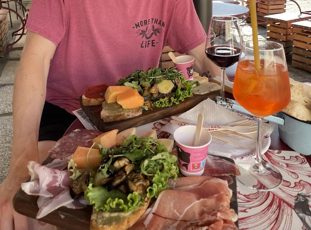 Yuying Hu_La Prosciutteria Milano Navigli_Milano El_recensione