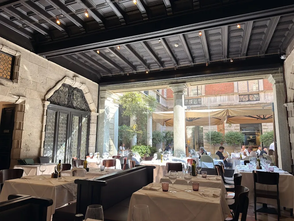 Hobbes Lancelot_Il Salumaio di Montenapoleone - since 1957_Milano El_review