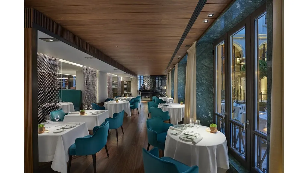 Seta by Antonio Guida restaurant in Milano El