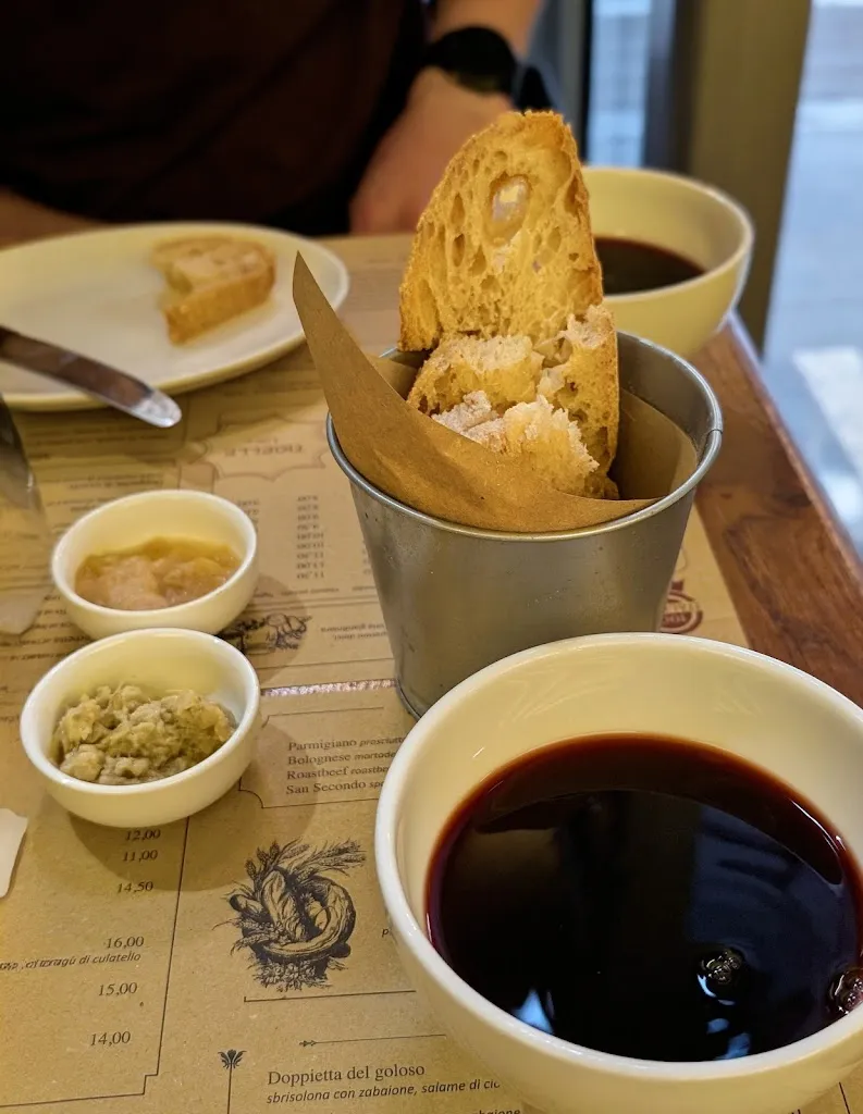 Steph Couvrette_Salsamenteria di Parma San Babila_Milano El_review