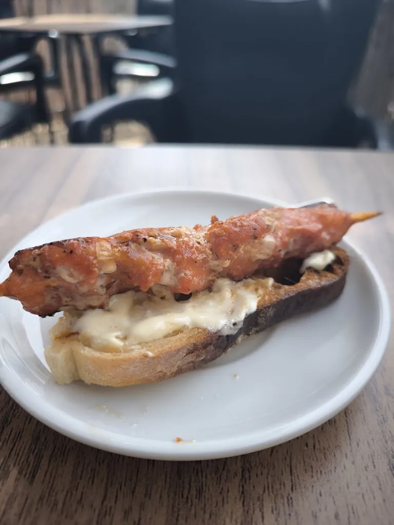 Ainhoa Arambarri_Café Bar Tapas y Copas Terpsicore_Navasfrías_recensione