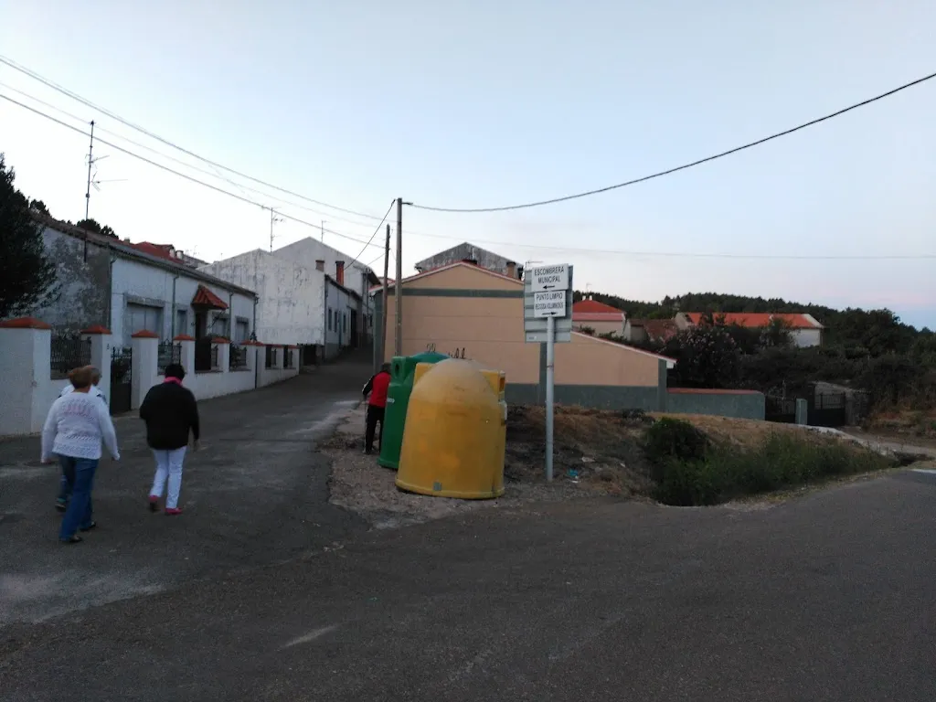 El Tilero Hogar del Jubilado_Navasfrías_slider_image_2