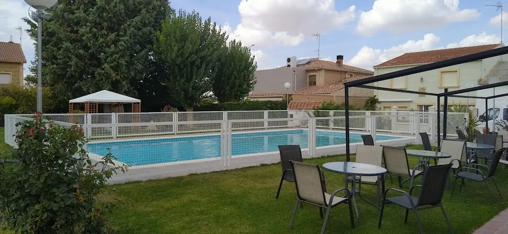 Hostal Restaurante Carolina_Pedrosillo el Ralo_slider_image_3