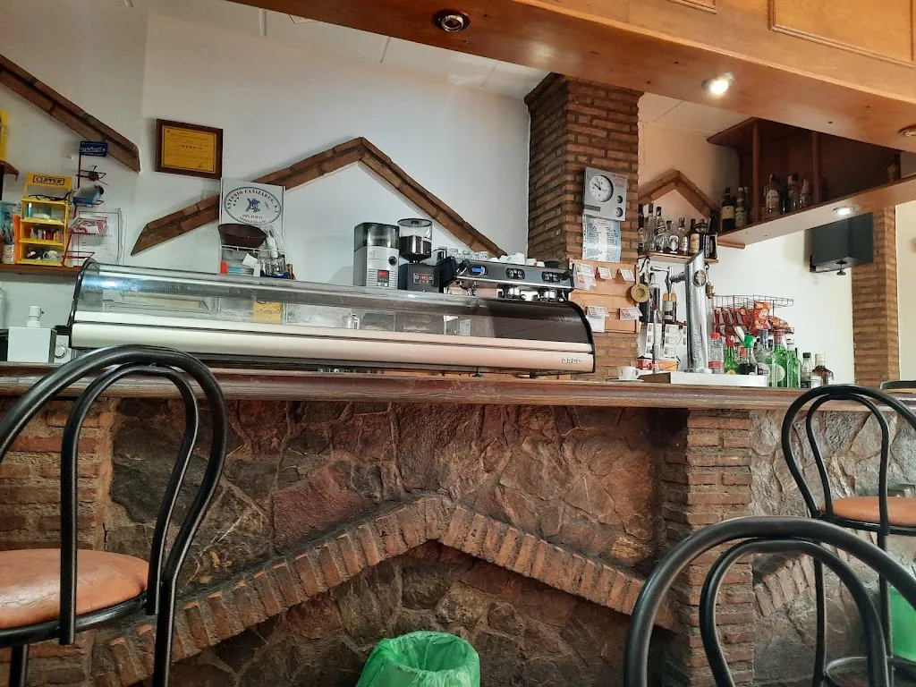 jesuliusargolida argolida_Café Bar Las 4 y 10 - Bar de Tapas - Restaurante en Alcolea -Tapas la Alpujarra_Alcolea_review