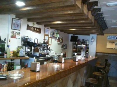 Café Bar Las 4 y 10 - Bar de Tapas - Restaurante en Alcolea -Tapas la Alpujarra_Alcolea_slider_image_2