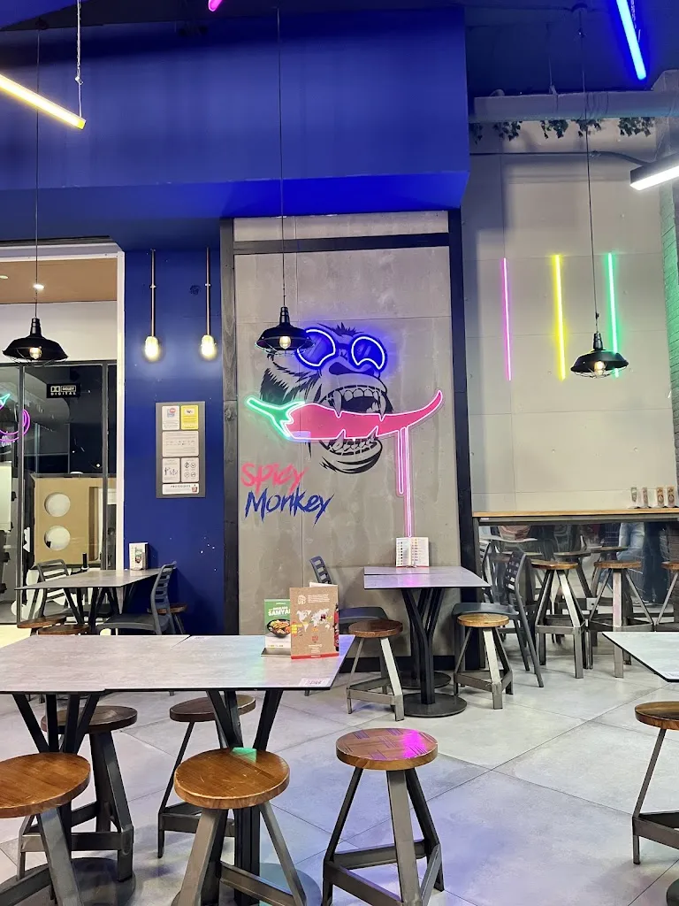 María_padthaiwok CC El Tormes_Pino de Tormes El_review