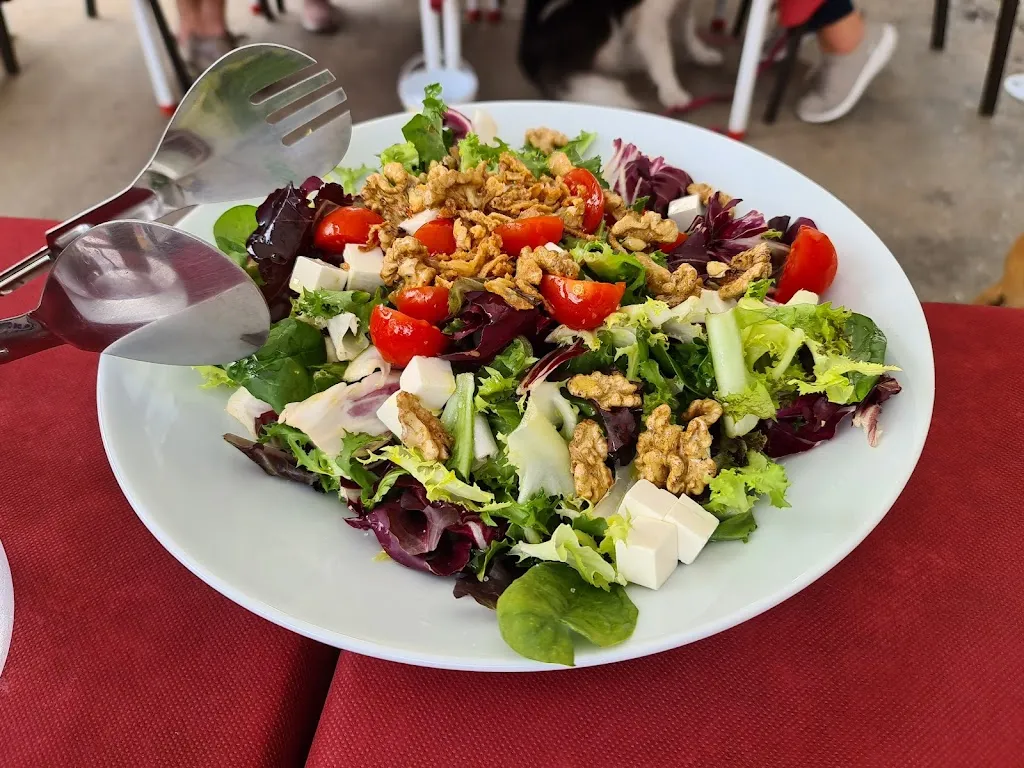 BAR EL PINO restaurant in Pino de Tormes El