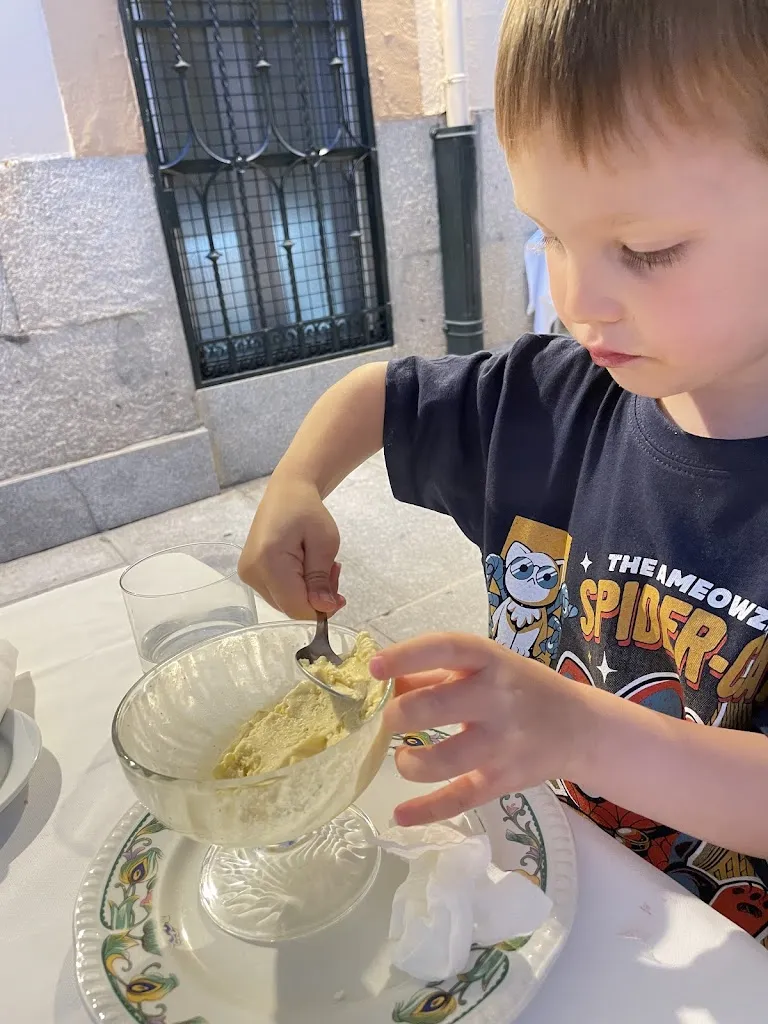 Lenny Dutton_Restaurante Río de la Plata_Pino de Tormes El_review