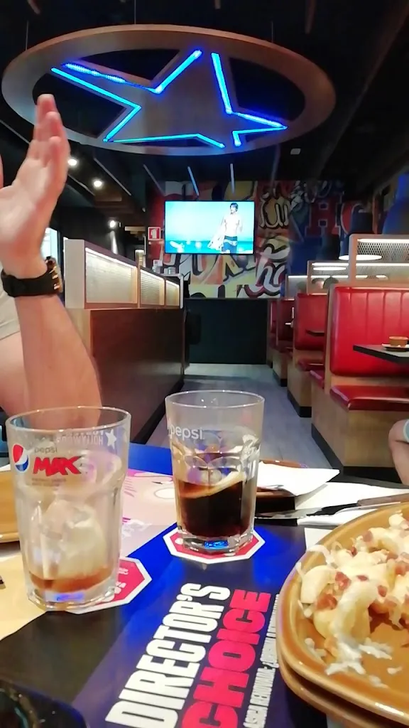 Foster's Hollywood_Pino de Tormes El_slider_image_2