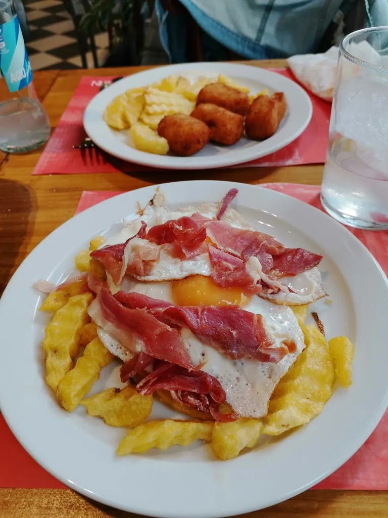 Restaurante patatín_Pelayos_slider_image_1