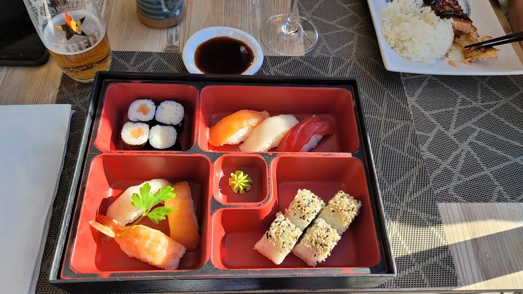 Menu_Yoshi - Sushi & More_Pelayos_image_6