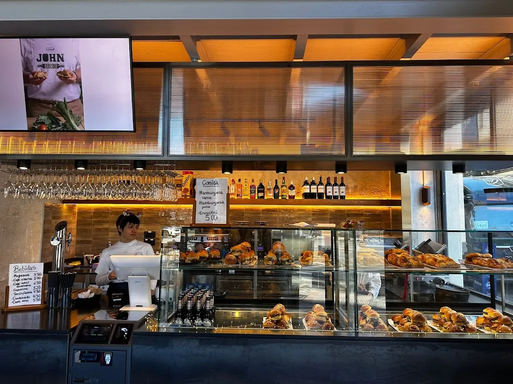 John Barrita Retiro_Pelayos_slider_image_3