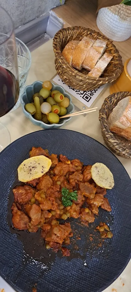 Cibise Sánchez_La Bodeguita del Arte Retiro_Pelayos_review