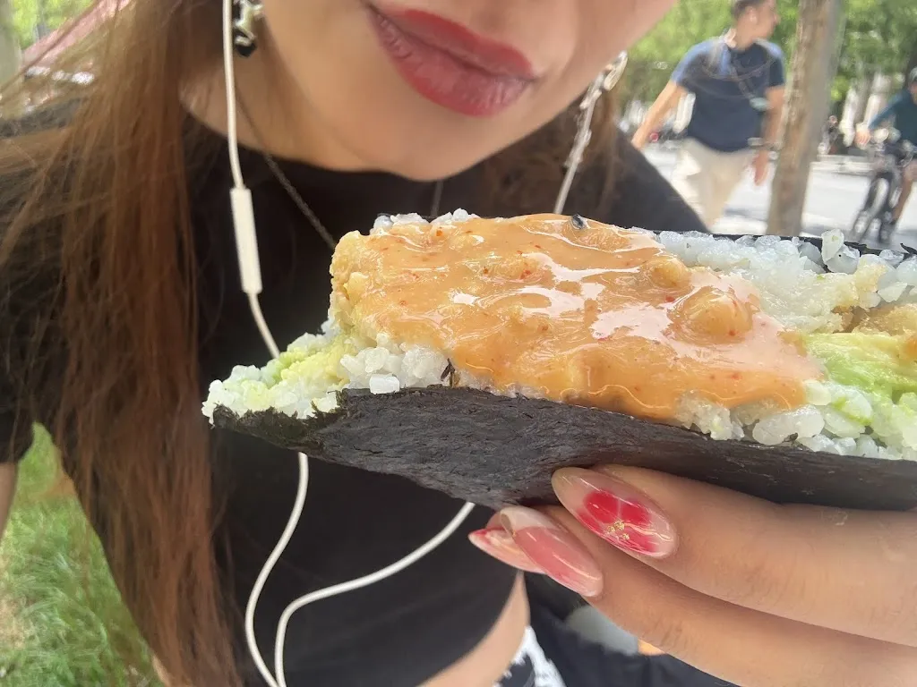 Lauraa C_Kazu - Chueca_Pelayos_review