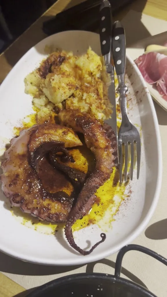 Lala_Baco y Beto, Taberna_Pelayos_review