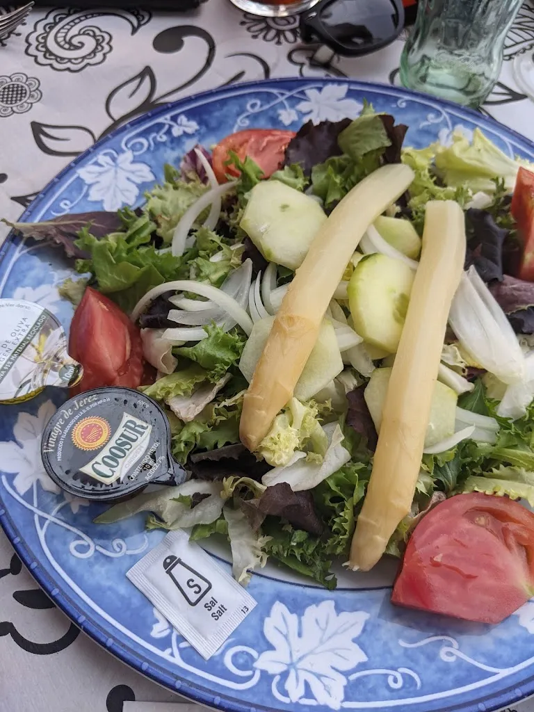 Cynthia van der Giessen_La terraza_Pelayos_review