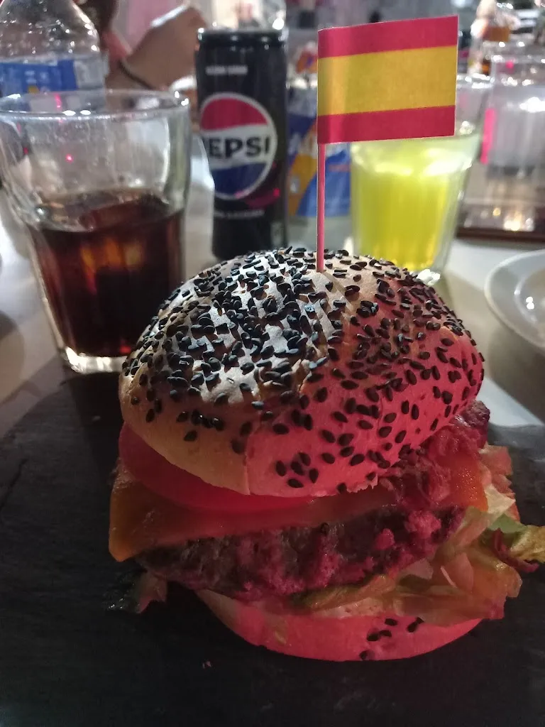 Carlos Gonzalez Ramirez_Burger Mc Paco’s_Pelayos_review