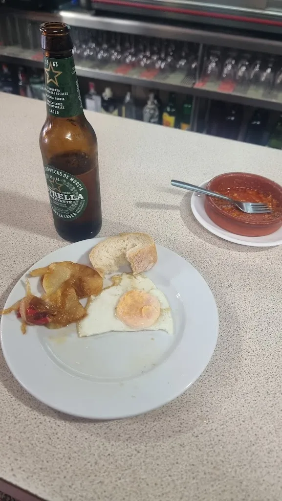 Victor Martini_Café Bar ARCADIO_Alcolea_review