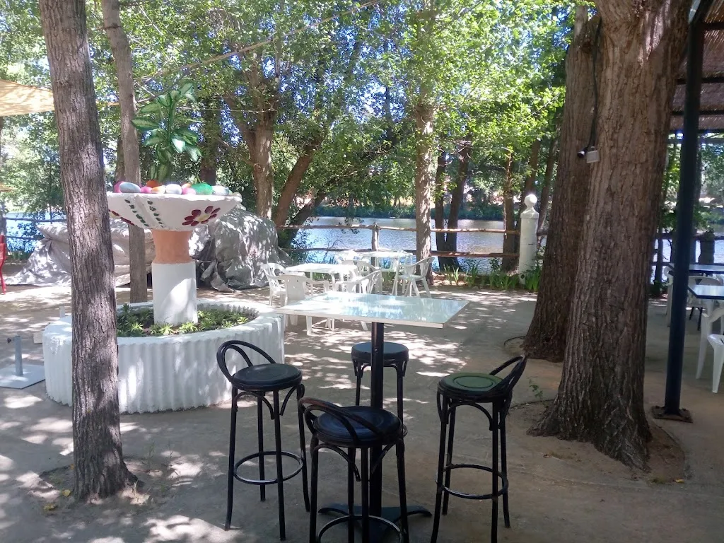 Chiringuito La Bardera de Puente del Congosto ristorante a Puente del Congosto