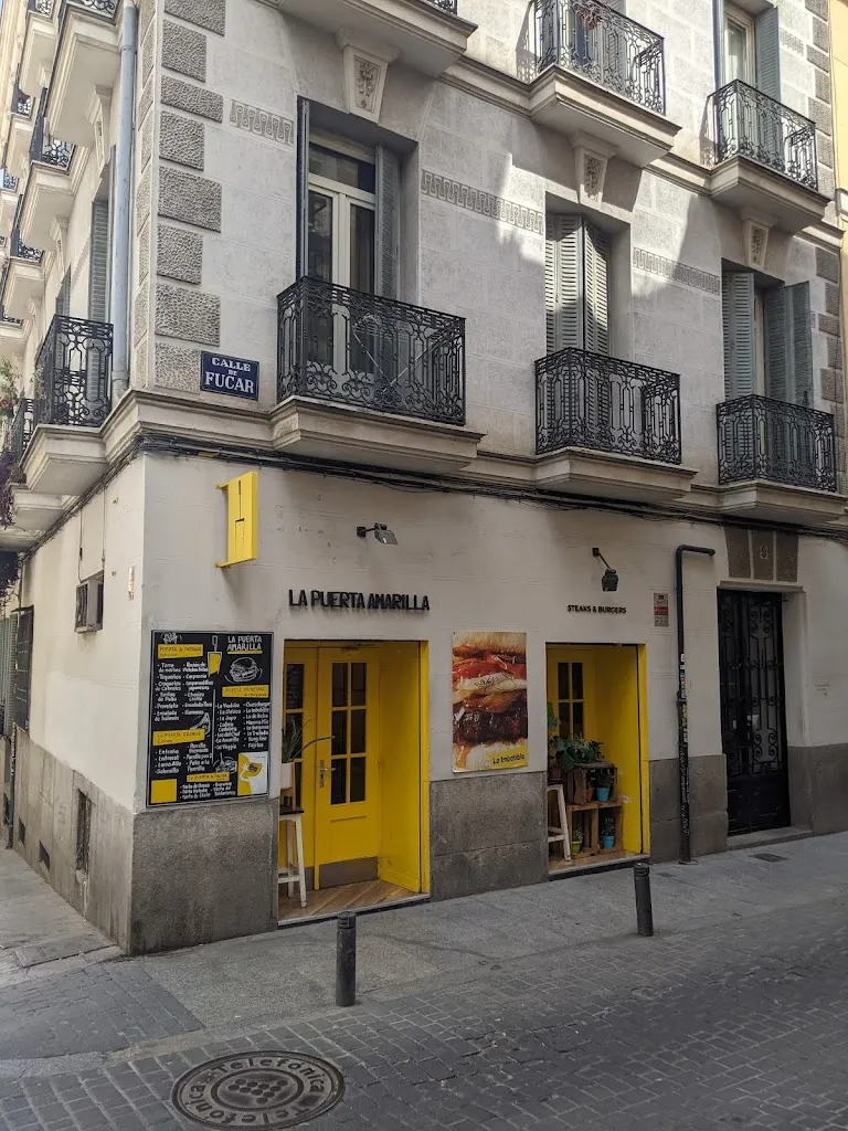 Jose V. Arcieri_La Puerta Amarilla Burguers_Puertas_review