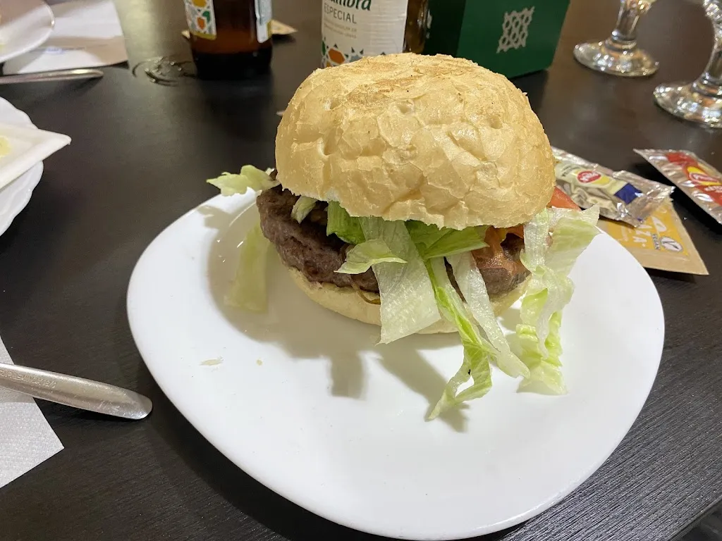 Bar Burguer Express restaurant in Alcolea