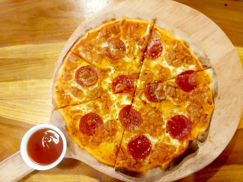 Stefan Joseph_Massimo's Coffee House & Pizzeria_Rágama_review