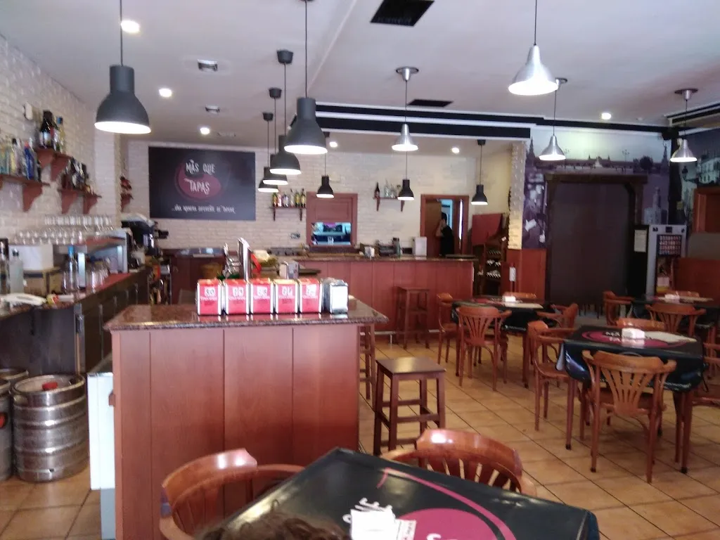 Más Que Tapas restaurant in Rinconada de la Sierra La