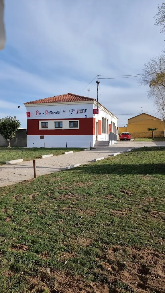 Restaurante Bar La Escuela ristorante a Salvatierra de Tormes