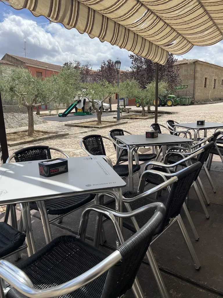 Bar Luz de Luna restaurant in San Felices de los Gallegos