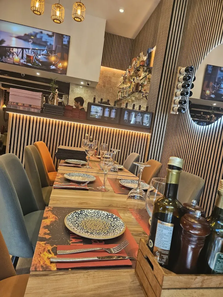 Tuscania Mediterranean Food & Wine - Sagrada Familia_Sagrada La_slider_image_3